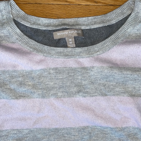 Banana Republic Women’s Lightweight Striped Sweater - Picture 4 of 7